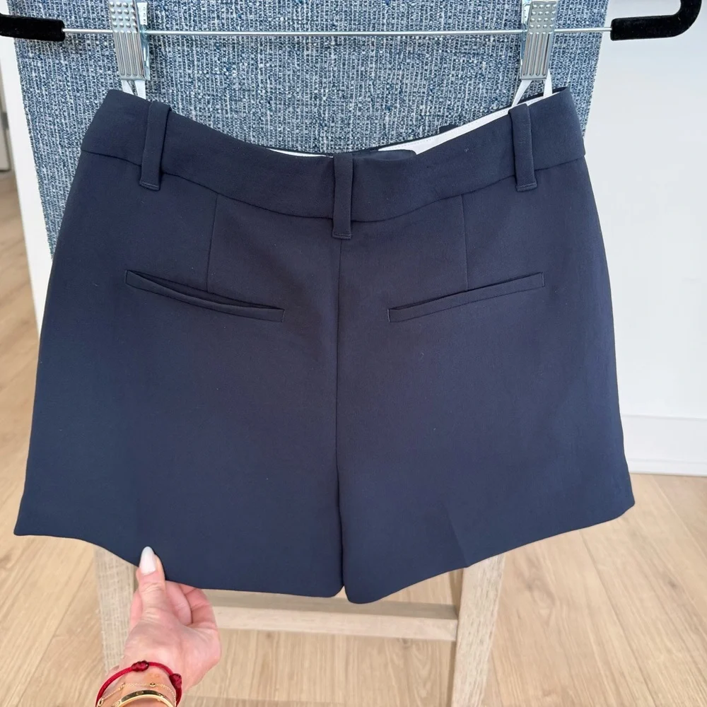 NWOT Aritzia Effortless Shorts - Mini Crepette | Size 2 - Picture 11 of 15